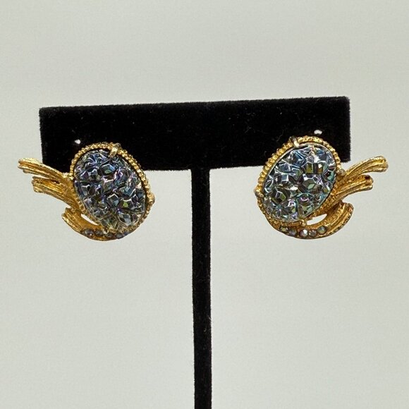 Vtg Gold-Tone Clip-On Earrings Aurora Borealis Rhinestones Textured Oval Design - Picture 12 of 12